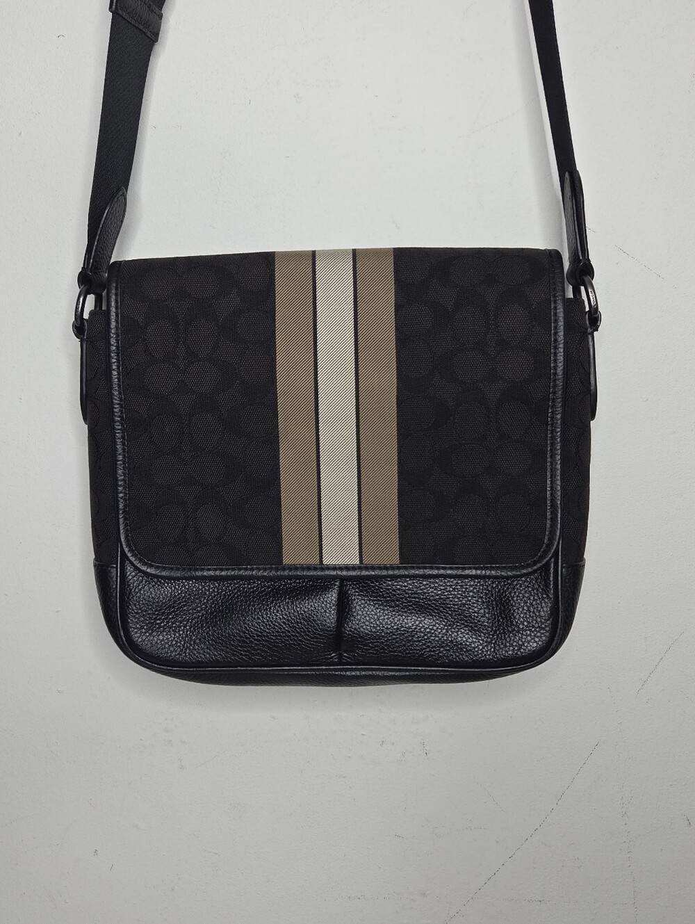 Coach Heritage Stripe Signature Messenger Crossbody Bag - Style C6583 - N2H2144